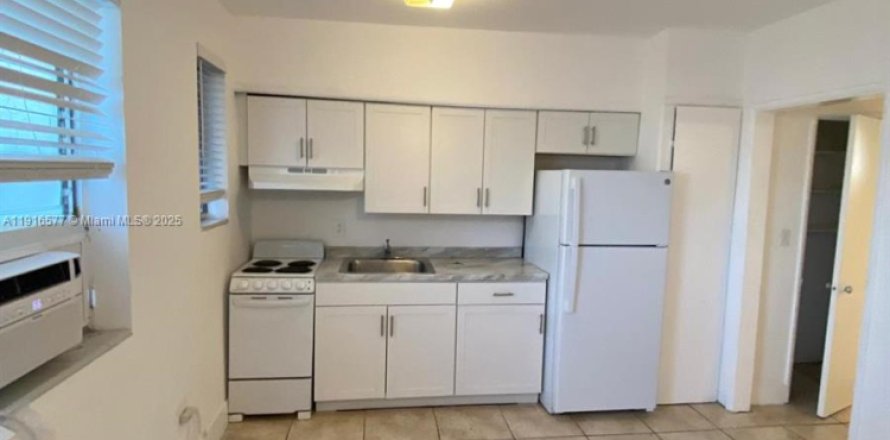 Дом в Майами, Флорида 1 спальня, 46.45м2 № 1971929