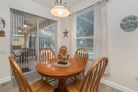 Casa en venta en Kissimmee, Florida, 5 dormitorios, 213.4 m2 № 1718555 - foto 9