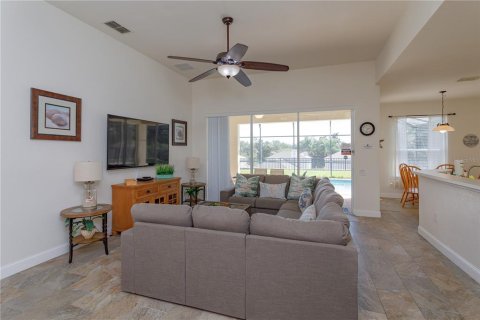 Casa en venta en Kissimmee, Florida, 5 dormitorios, 213.4 m2 № 1718555 - foto 5