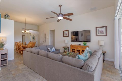 Casa en venta en Kissimmee, Florida, 5 dormitorios, 213.4 m2 № 1718555 - foto 4