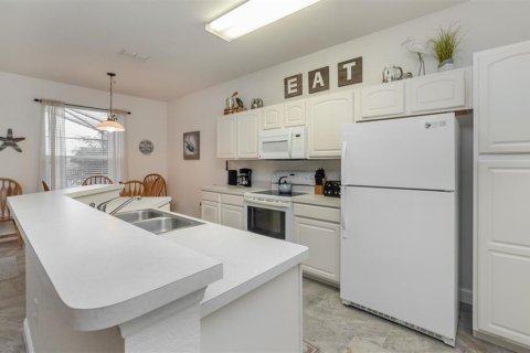 Casa en venta en Kissimmee, Florida, 5 dormitorios, 213.4 m2 № 1718555 - foto 3