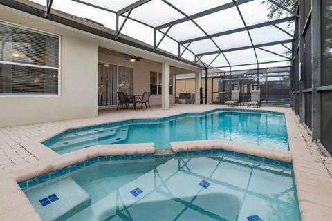 Casa en venta en Kissimmee, Florida, 5 dormitorios, 213.4 m2 № 1718555 - foto 2
