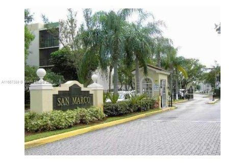 Condominio en venta en Miami, Florida, 2 dormitorios, 89.93 m2 № 1382027 - foto 2