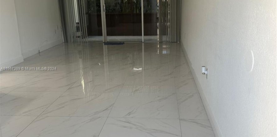 Condominio en Miami, Florida, 2 dormitorios  № 1382027
