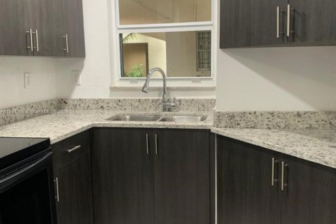 Condominio en venta en Miami, Florida, 2 dormitorios, 89.93 m2 № 1382027 - foto 7