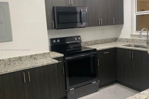 Condominio en venta en Miami, Florida, 2 dormitorios, 89.93 m2 № 1382027 - foto 12