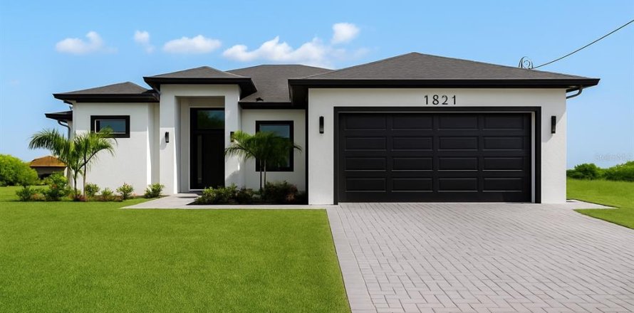House in Cape Coral, Florida 4 bedrooms, 166.2 sq.m. № 2118379
