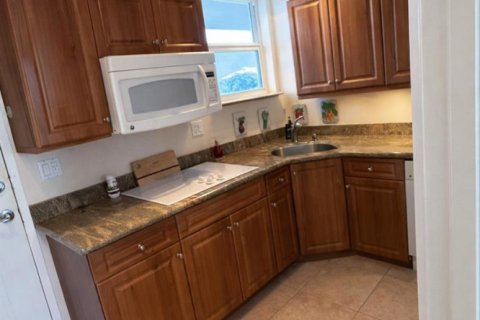 Condo in Fort Lauderdale, Florida, 1 bedroom № 2185425 - photo 4