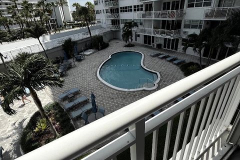 Condo in Fort Lauderdale, Florida, 1 bedroom № 2185425 - photo 25