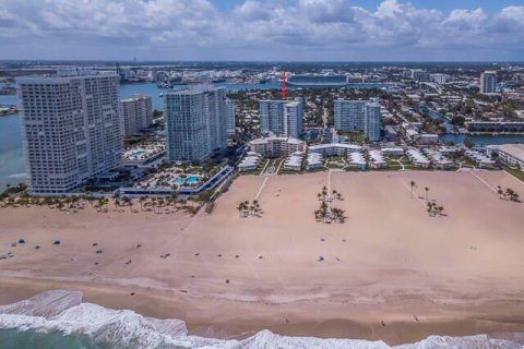 Condo in Fort Lauderdale, Florida, 1 bedroom № 2185425 - photo 23