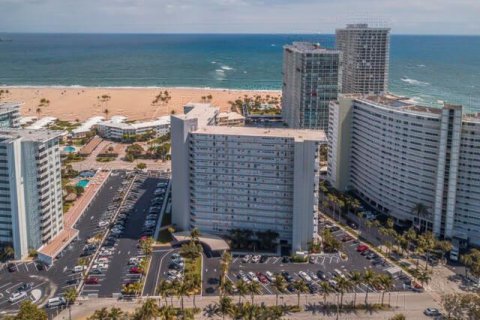 Condo in Fort Lauderdale, Florida, 1 bedroom № 2185425 - photo 27