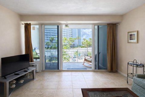 Condo in Fort Lauderdale, Florida, 1 bedroom № 2185425 - photo 6