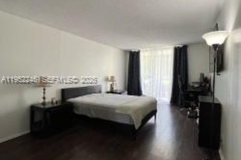 Купить кондоминиум в Халландейл-Бич, Флорида 2 спальни, 85.84м2, № 2006610 - фото 6