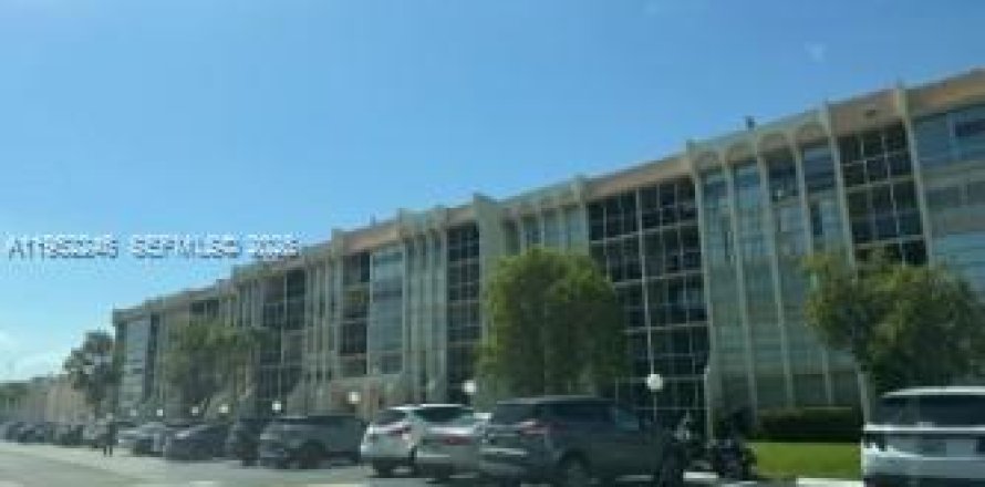 Кондоминиум с 2 спальнями в Халландейл-Бич, Флорида № 2006610