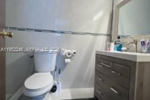 Купить кондоминиум в Халландейл-Бич, Флорида 2 спальни, 85.84м2, № 2006610 - фото 5