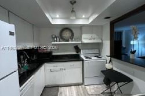 Купить кондоминиум в Халландейл-Бич, Флорида 2 спальни, 85.84м2, № 2006610 - фото 2