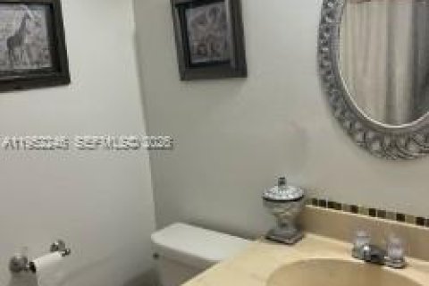 Купить кондоминиум в Халландейл-Бич, Флорида 2 спальни, 85.84м2, № 2006610 - фото 7