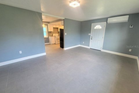 Casa en alquiler en Weeki Wachee, Florida, 2 dormitorios, 80.27 m2 № 2150101 - foto 11