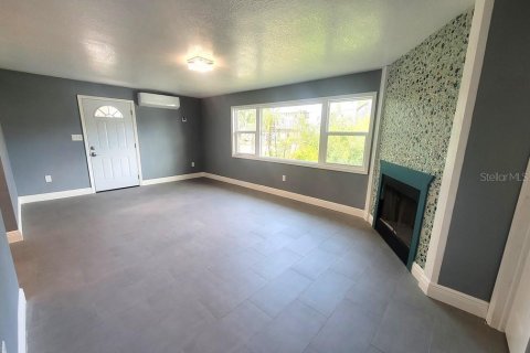 Casa en alquiler en Weeki Wachee, Florida, 2 dormitorios, 80.27 m2 № 2150101 - foto 10