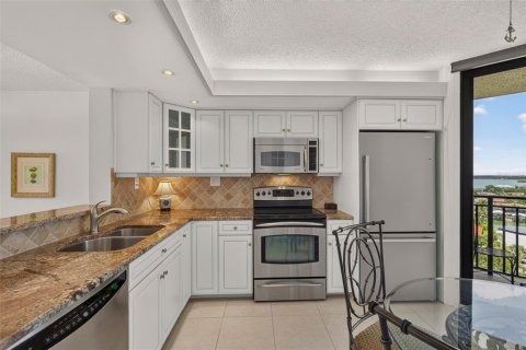 Condo in Clearwater, Florida, 2 bedrooms  № 2152321 - photo 18