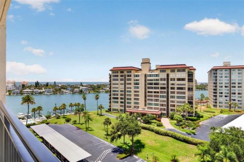 Condo in Clearwater, Florida, 2 bedrooms  № 2152321 - photo 2