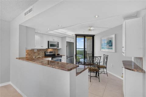 Condo in Clearwater, Florida, 2 bedrooms  № 2152321 - photo 17