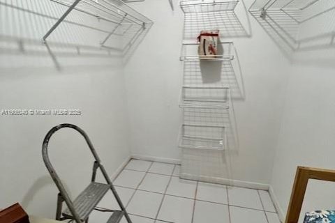 Купить кондоминиум в Майами, Флорида 1 спальня, 70.23м2, № 1956665 - фото 12