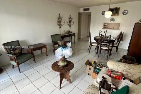 Купить кондоминиум в Майами, Флорида 1 спальня, 70.23м2, № 1956665 - фото 8