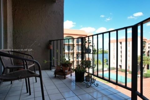 Купить кондоминиум в Майами, Флорида 1 спальня, 70.23м2, № 1956665 - фото 3