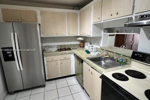 Купить кондоминиум в Майами, Флорида 1 спальня, 70.23м2, № 1956665 - фото 9