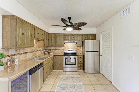 Condo in Sarasota, Florida, 1 bedroom  № 1743643 - photo 13