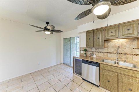 Condo in Sarasota, Florida, 1 bedroom  № 1743643 - photo 16