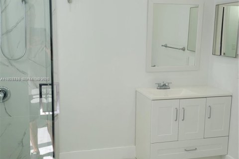 Villa ou maison à louer à Miami, Floride: 3 chambres, 118.64 m2 № 1982134 - photo 7