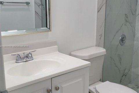 Villa ou maison à louer à Miami, Floride: 3 chambres, 118.64 m2 № 1982134 - photo 9