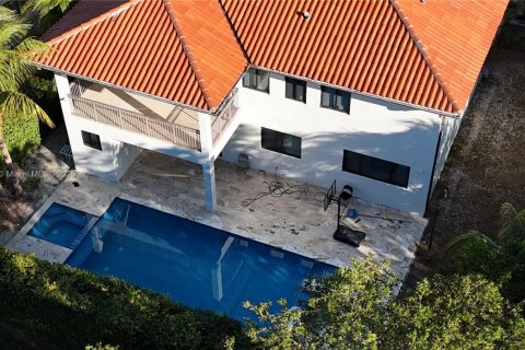 House in Cutler Bay, Florida 5 bedrooms, 321.35 sq.m. № 1980887 - photo 6