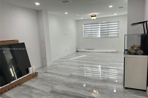 House in Cutler Bay, Florida 5 bedrooms, 321.35 sq.m. № 1980887 - photo 21