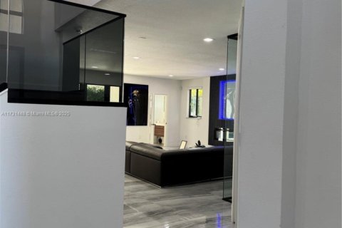 House in Cutler Bay, Florida 5 bedrooms, 321.35 sq.m. № 1980887 - photo 13