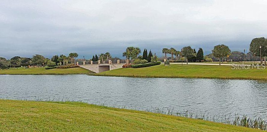 Casa en BELLALAGO en Kissimmee, Florida 5 dormitorios, 346.99 m2 № 1898812