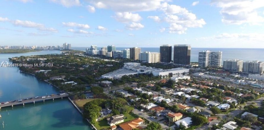 Condo in Bay Harbor Islands, Florida, 1 bedroom  № 2015930