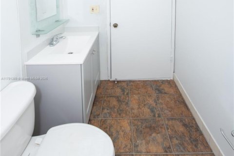 Condo in Miami, Florida, 2 bedrooms  № 1728371 - photo 25