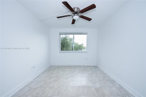 Condo in Miami, Florida, 2 bedrooms  № 1728371 - photo 20