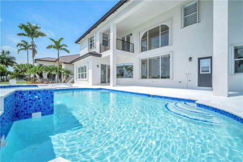 Casa en alquiler en Miramar, Florida, 6 dormitorios, 399.11 m2 № 2181917 - foto 19