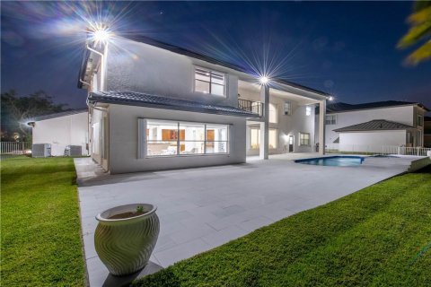 Casa en alquiler en Miramar, Florida, 6 dormitorios, 399.11 m2 № 2181917 - foto 10