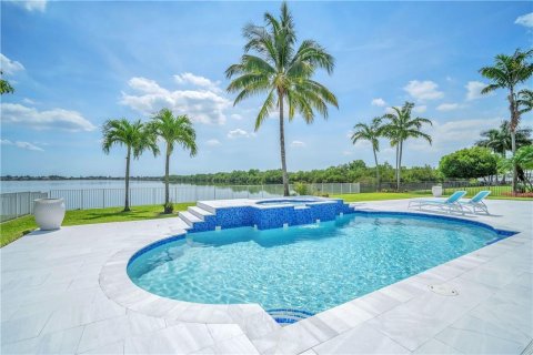 Casa en alquiler en Miramar, Florida, 6 dormitorios, 399.11 m2 № 2181917 - foto 14