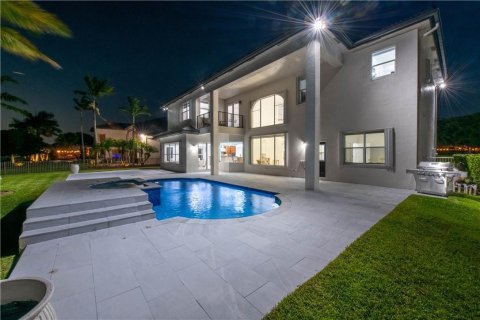 Casa en alquiler en Miramar, Florida, 6 dormitorios, 399.11 m2 № 2181917 - foto 12