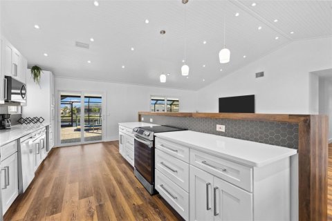 Villa ou maison à vendre à Port Charlotte, Floride: 3 chambres, 164.53 m2 № 1527470 - photo 12