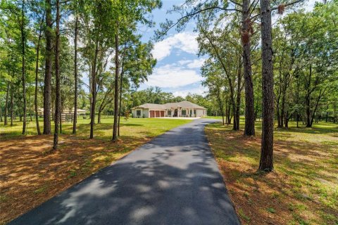 House in Williston, Florida 3 bedrooms, 241.27 sq.m. № 1829432 - photo 1
