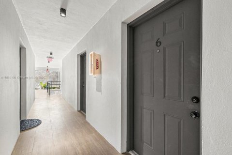 Immobilier commercial à vendre à West Palm Beach, Floride: 949.83 m2 № 2059877 - photo 7