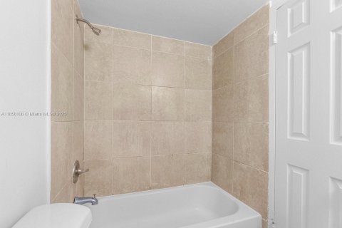 Immobilier commercial à vendre à West Palm Beach, Floride: 949.83 m2 № 2059877 - photo 16