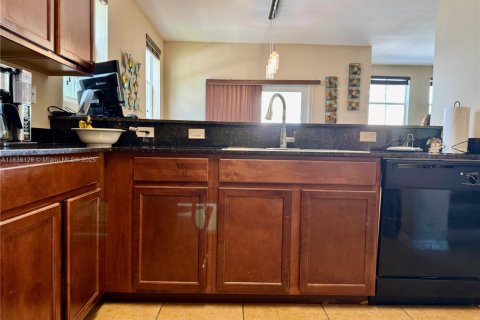 Condo in Doral, Florida, 3 bedrooms  № 1836341 - photo 21